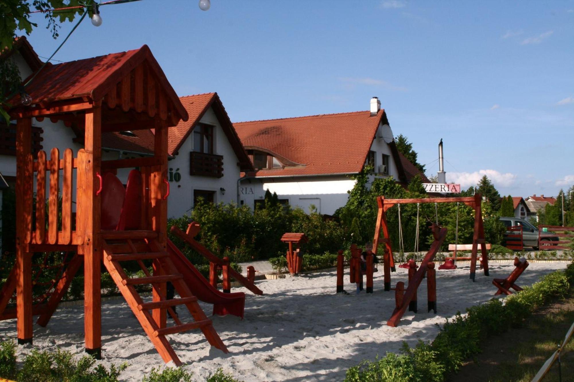 Tornacos Hotel - Hegyko Bagian luar foto