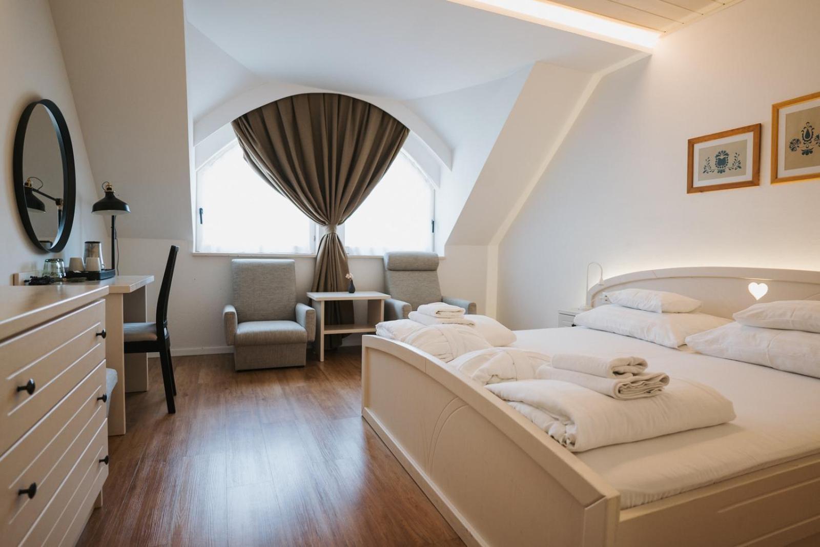 Tornacos Hotel - Hegyko Bagian luar foto
